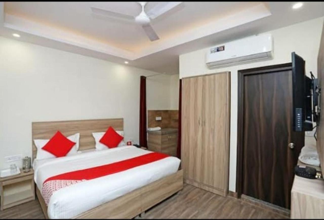 Hotel Golden Bliss At New Delhi Airport Esterno foto
