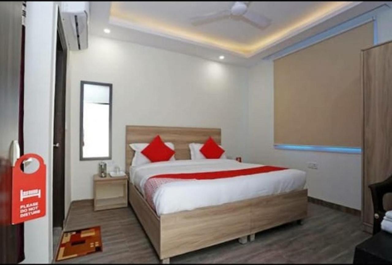 Hotel Golden Bliss At New Delhi Airport Esterno foto