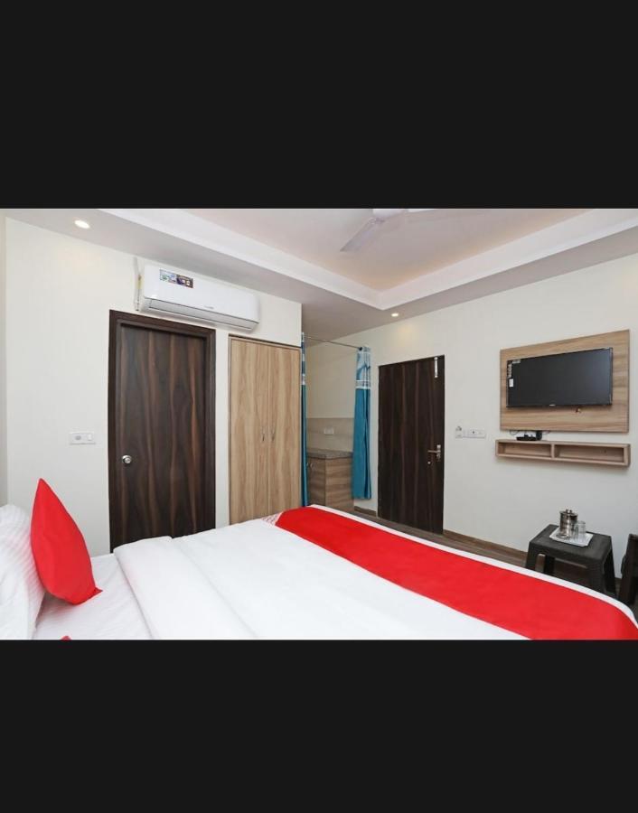 Hotel Golden Bliss At New Delhi Airport Esterno foto